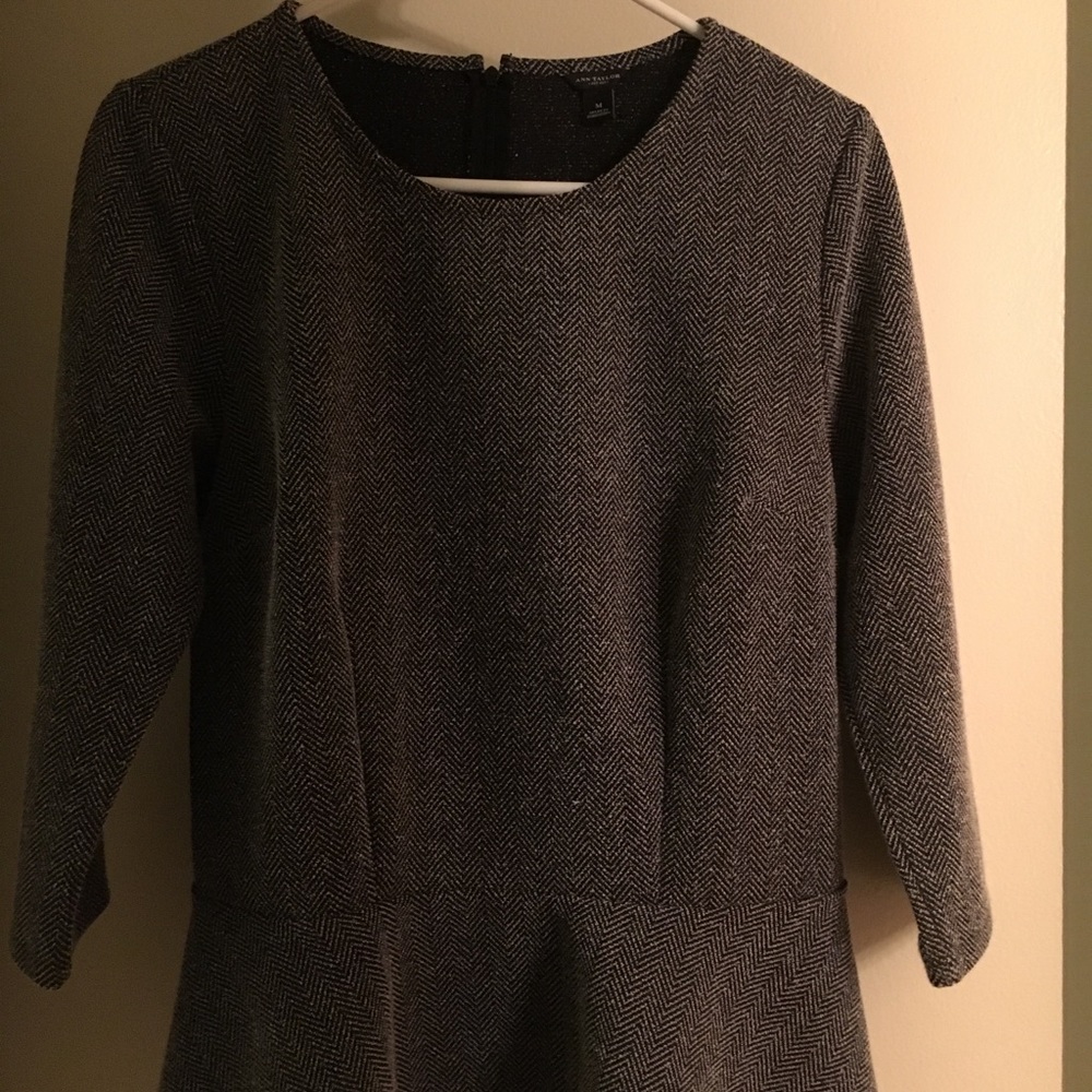 Ann Taylor -Medium-Black White work top